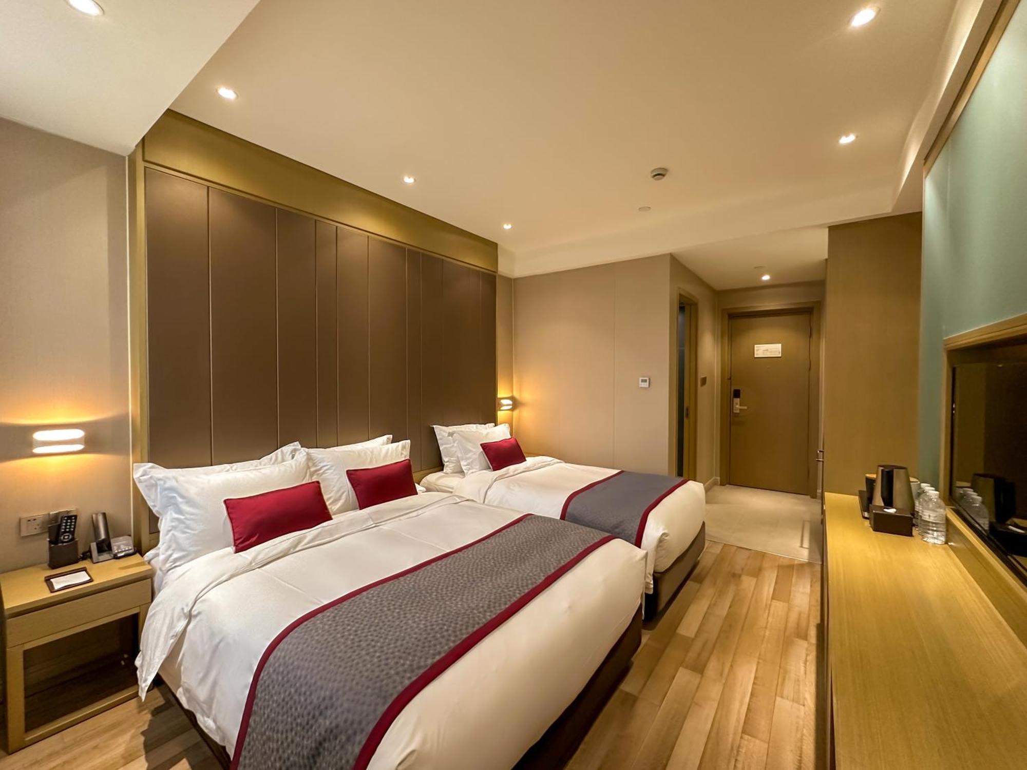 Shanghai-Deco Hotel-Free Shuttle Bus To Pudong Airport And Disneyland Экстерьер фото