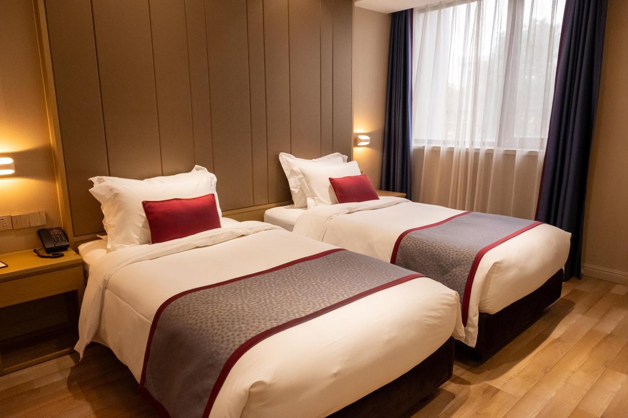 Shanghai-Deco Hotel-Free Shuttle Bus To Pudong Airport And Disneyland Экстерьер фото