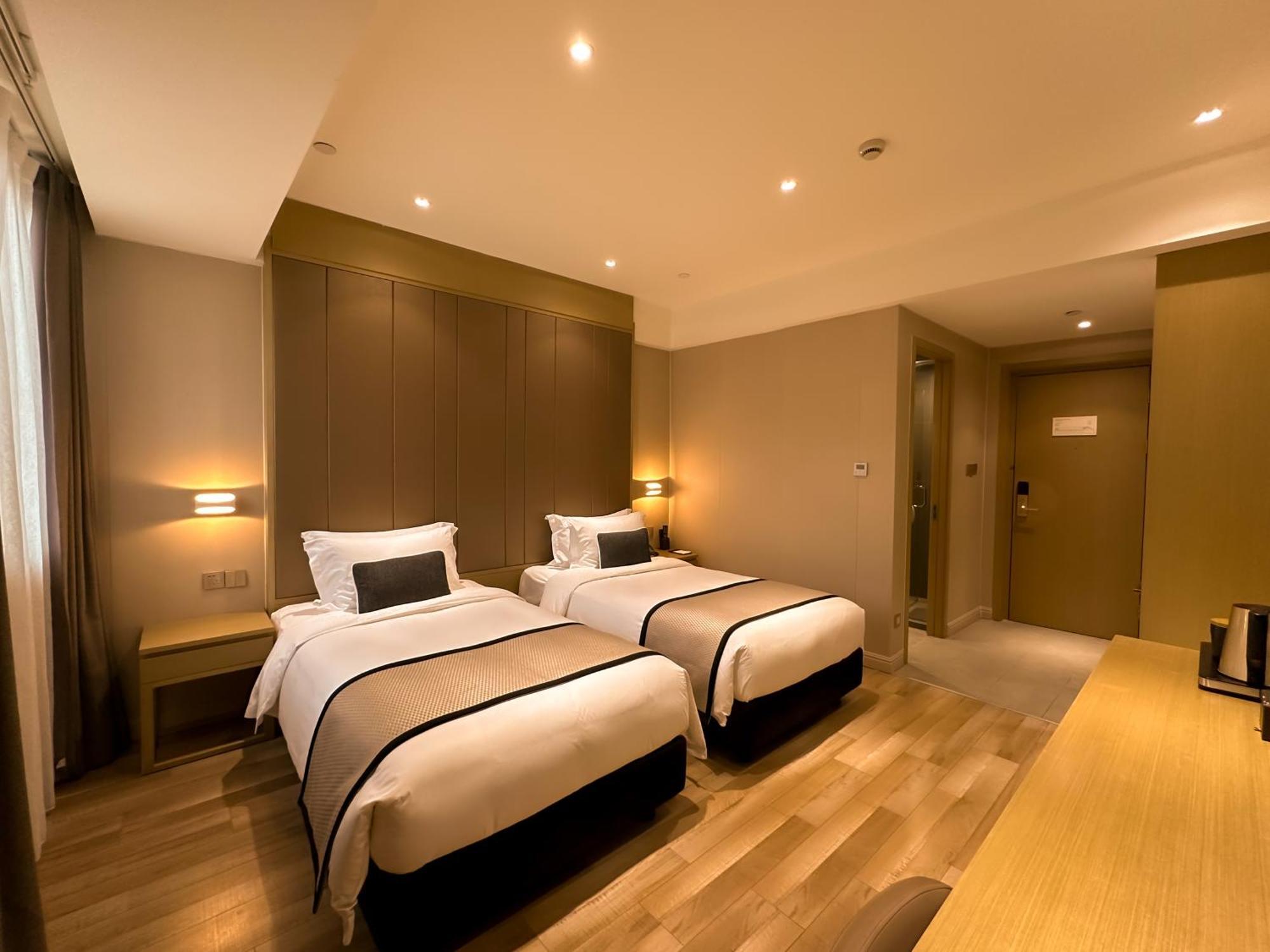 Shanghai-Deco Hotel-Free Shuttle Bus To Pudong Airport And Disneyland Экстерьер фото