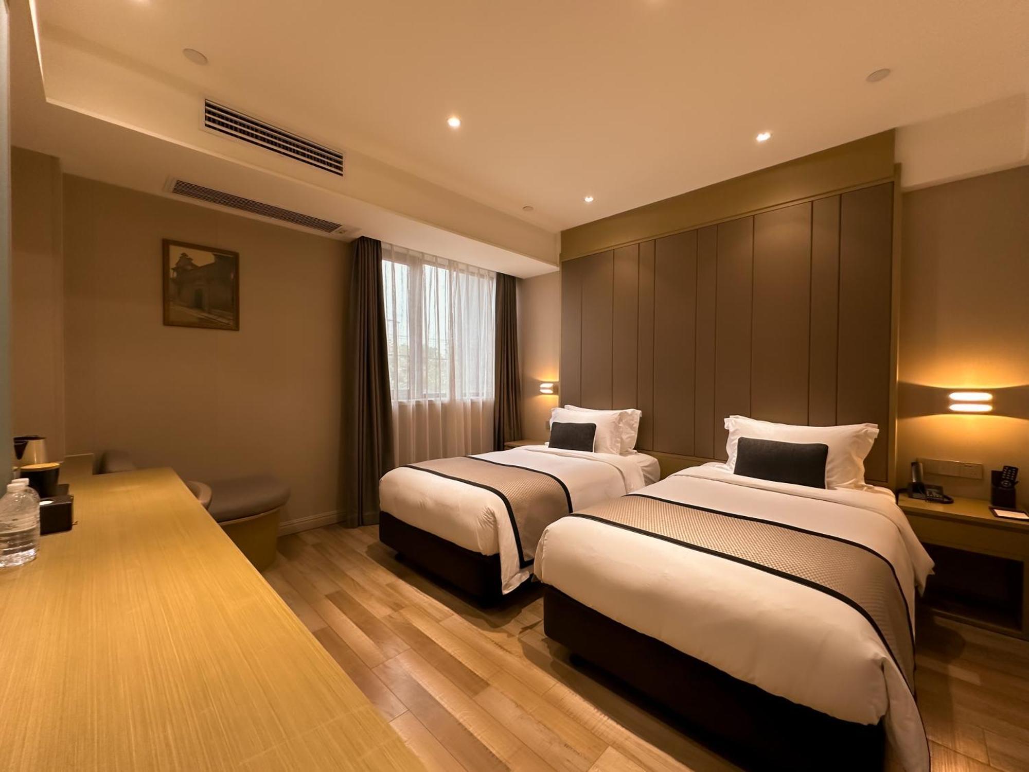 Shanghai-Deco Hotel-Free Shuttle Bus To Pudong Airport And Disneyland Экстерьер фото