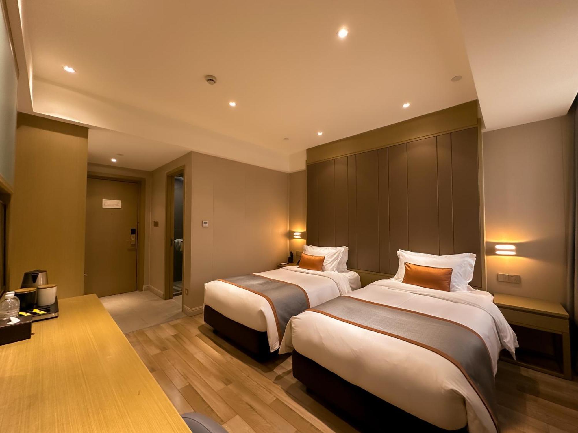 Shanghai-Deco Hotel-Free Shuttle Bus To Pudong Airport And Disneyland Экстерьер фото