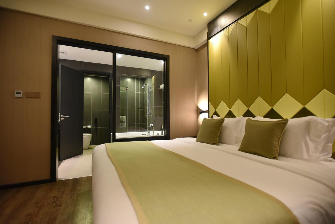 Shanghai-Deco Hotel-Free Shuttle Bus To Pudong Airport And Disneyland Экстерьер фото