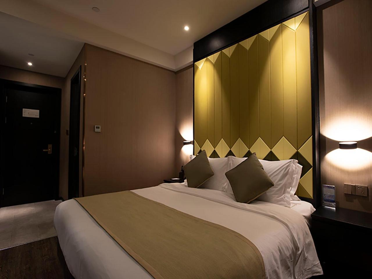 Shanghai-Deco Hotel-Free Shuttle Bus To Pudong Airport And Disneyland Экстерьер фото