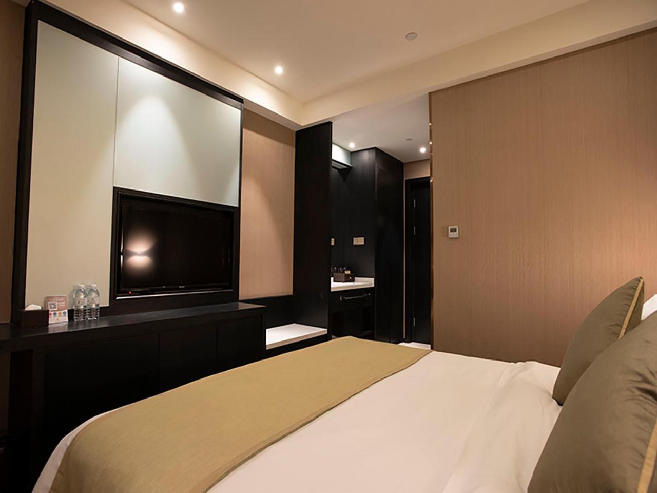 Shanghai-Deco Hotel-Free Shuttle Bus To Pudong Airport And Disneyland Экстерьер фото