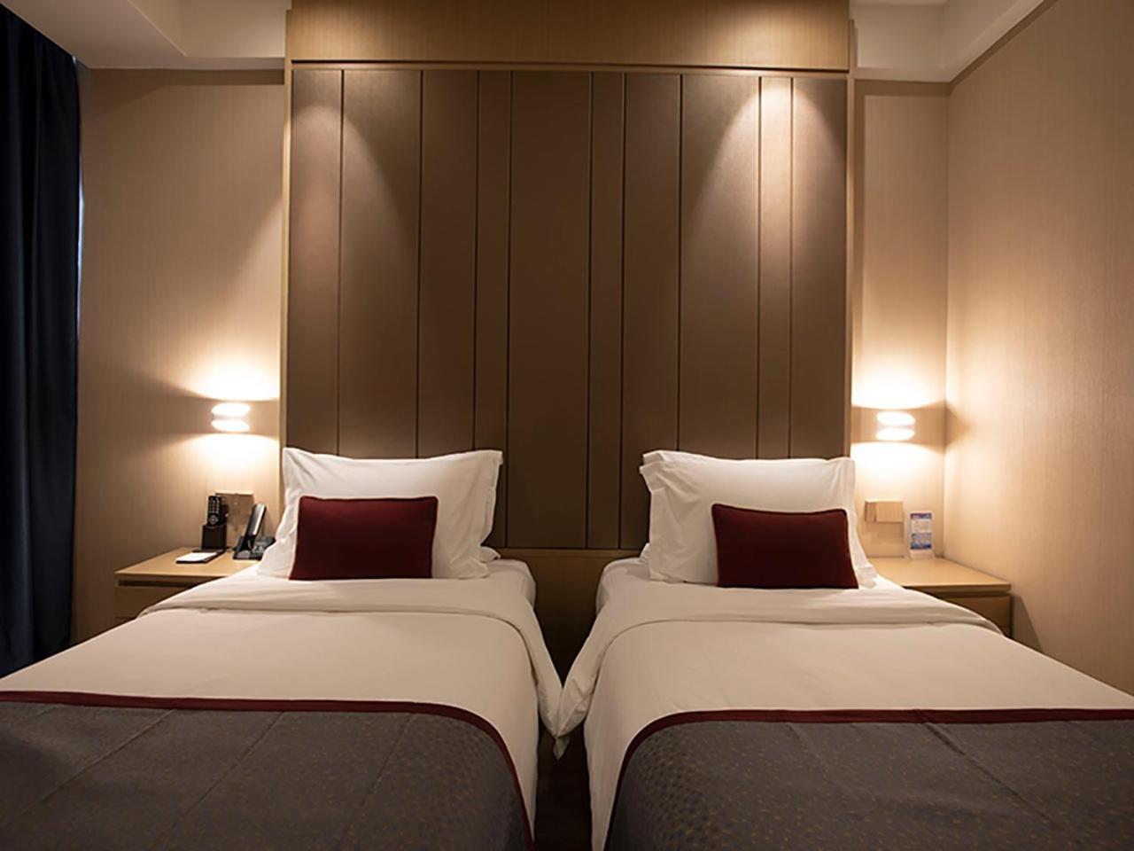 Shanghai-Deco Hotel-Free Shuttle Bus To Pudong Airport And Disneyland Экстерьер фото